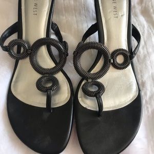 Decorative between the toe dress sandals